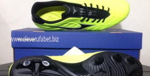 Sepatu Bola Mizuno Rebula